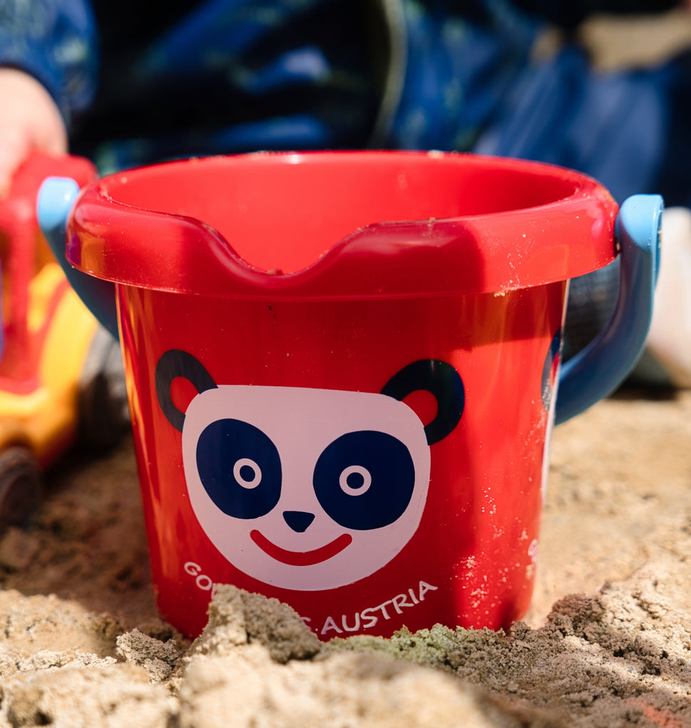 Gowi Secchiello Per Sabbia 18 Cm – Rosso, Capacità 1 Litro, Per Bambini Dai 12 Mesi