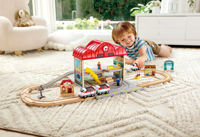 Hape - Portable Train Station Set