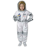 Le Sheng - Astronaut Dress Up
