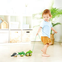 Hape - Pull Along Frog Family